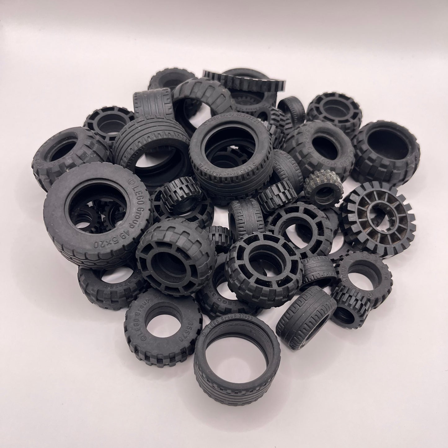LEGO Mixed Tyres, Black, Vehicle Pieces, Approx. 300g