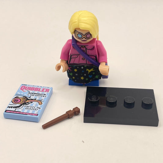 LEGO Luna Lovegood with Quibbler, Harry Potter, Minifigure (colhp-5)