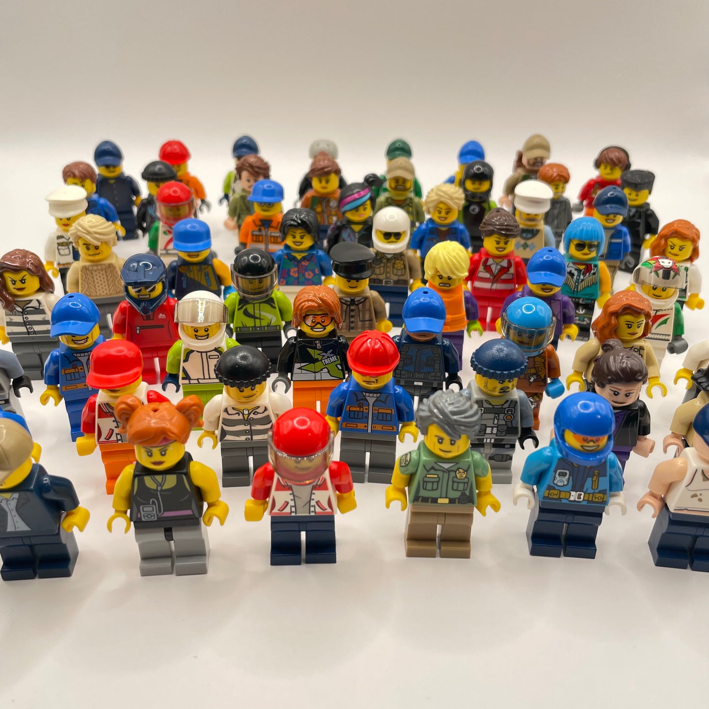 LEGO 100 Minifigures, Mega Bulk Bundle, (Set of 100)