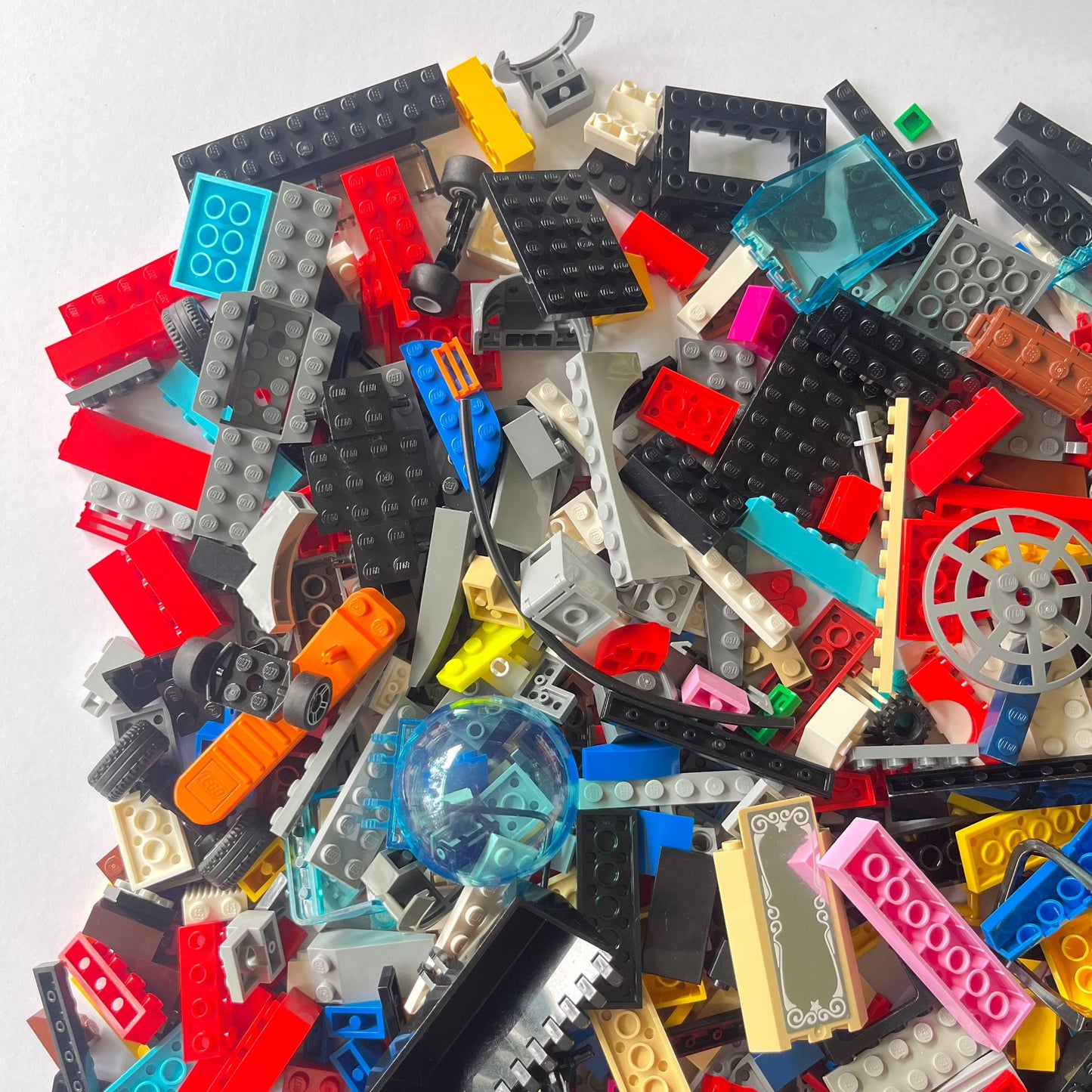 LEGO Fun Pack, Mixed Bag, Approx. 750g includes 6 Minifigures/Minidolls