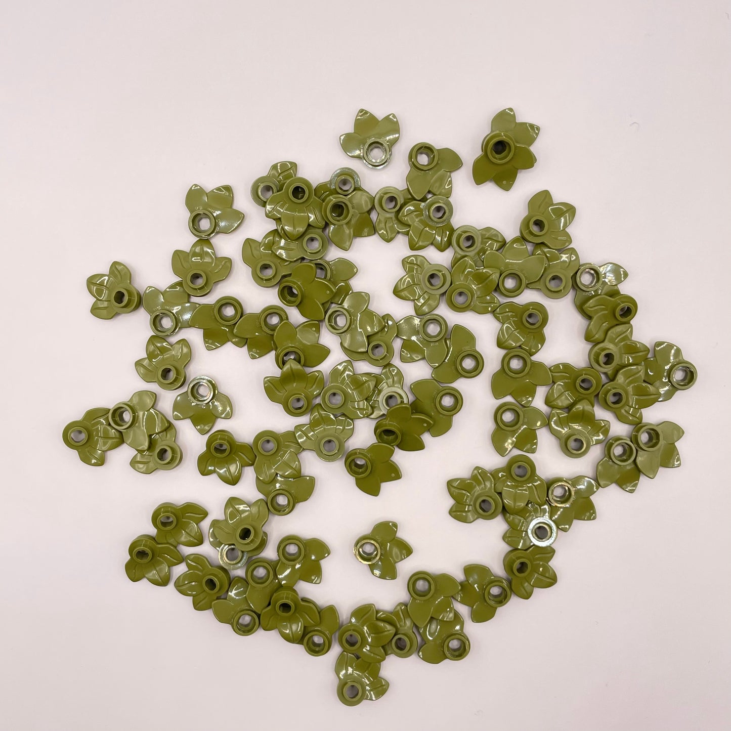 LEGO Olive Green Plant Plate, Round 1 x 1 with 3 Leaves, 80 Pieces (32607)