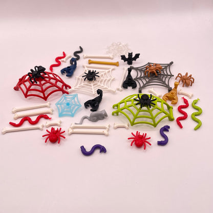 LEGO Creepy Crawlies with Spider Web, Mixed Colours, 40 Pieces