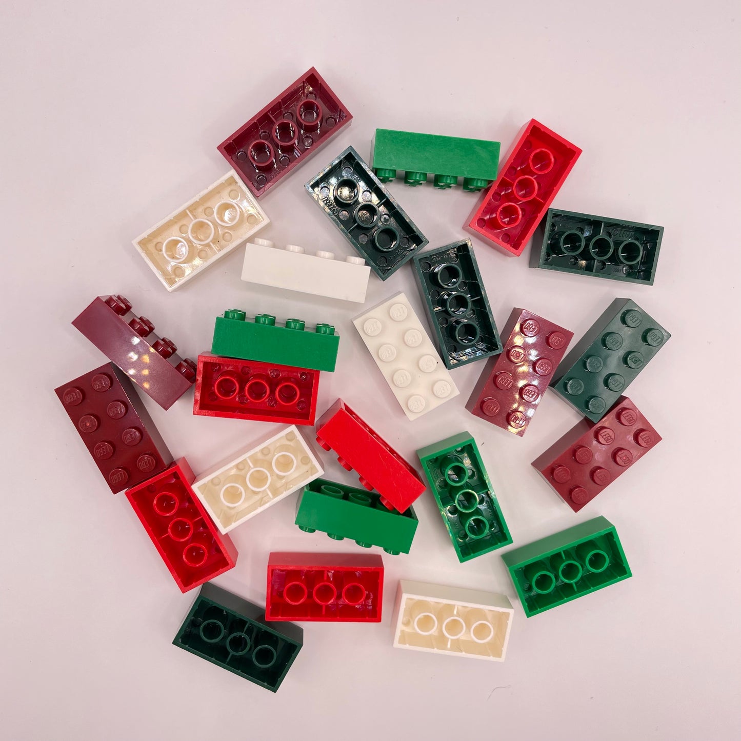 LEGO 2 x 4 Bricks, Mixed Colours, Christmas, 25 Pieces