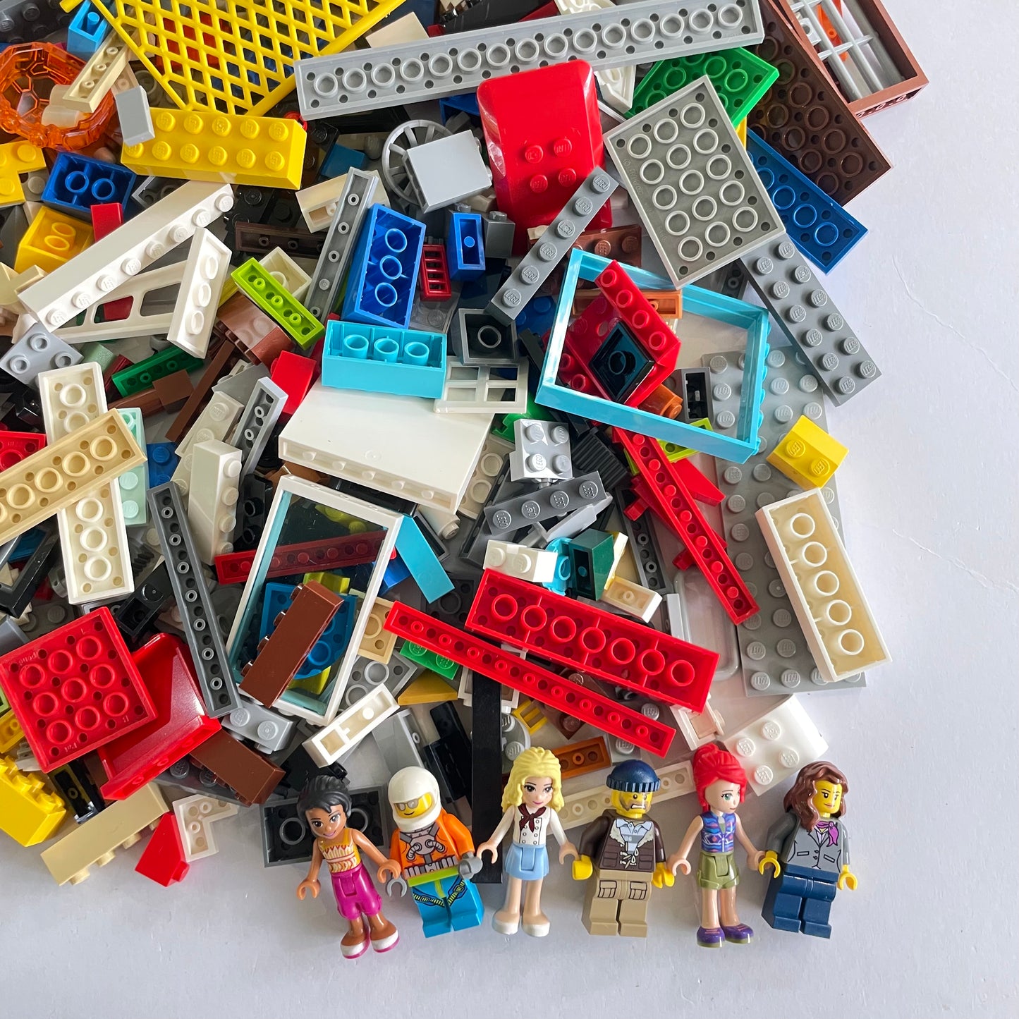LEGO Fun Pack, Mixed Bag, Approx. 750g includes 6 Minifigures/Minidolls