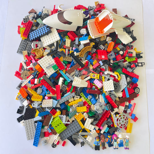 LEGO Deluxe Fun Pack, Mixed Bag, Approx. 1.5kg includes 6 Minifigures/Minidolls