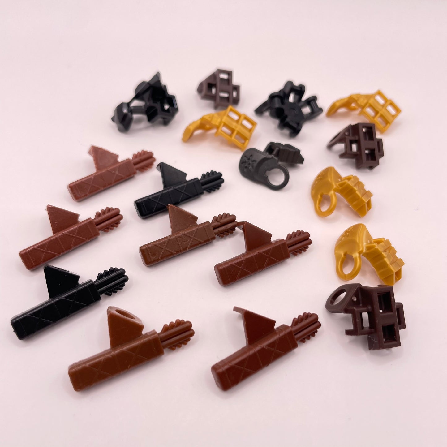 LEGO Shoulder Worn Battle Gear, Minifigure Accessories, 18 Pieces