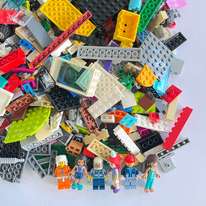 LEGO Deluxe Fun Pack, Mixed Bag, Approx. 1.5kg includes 6 Minifigures/Minidolls