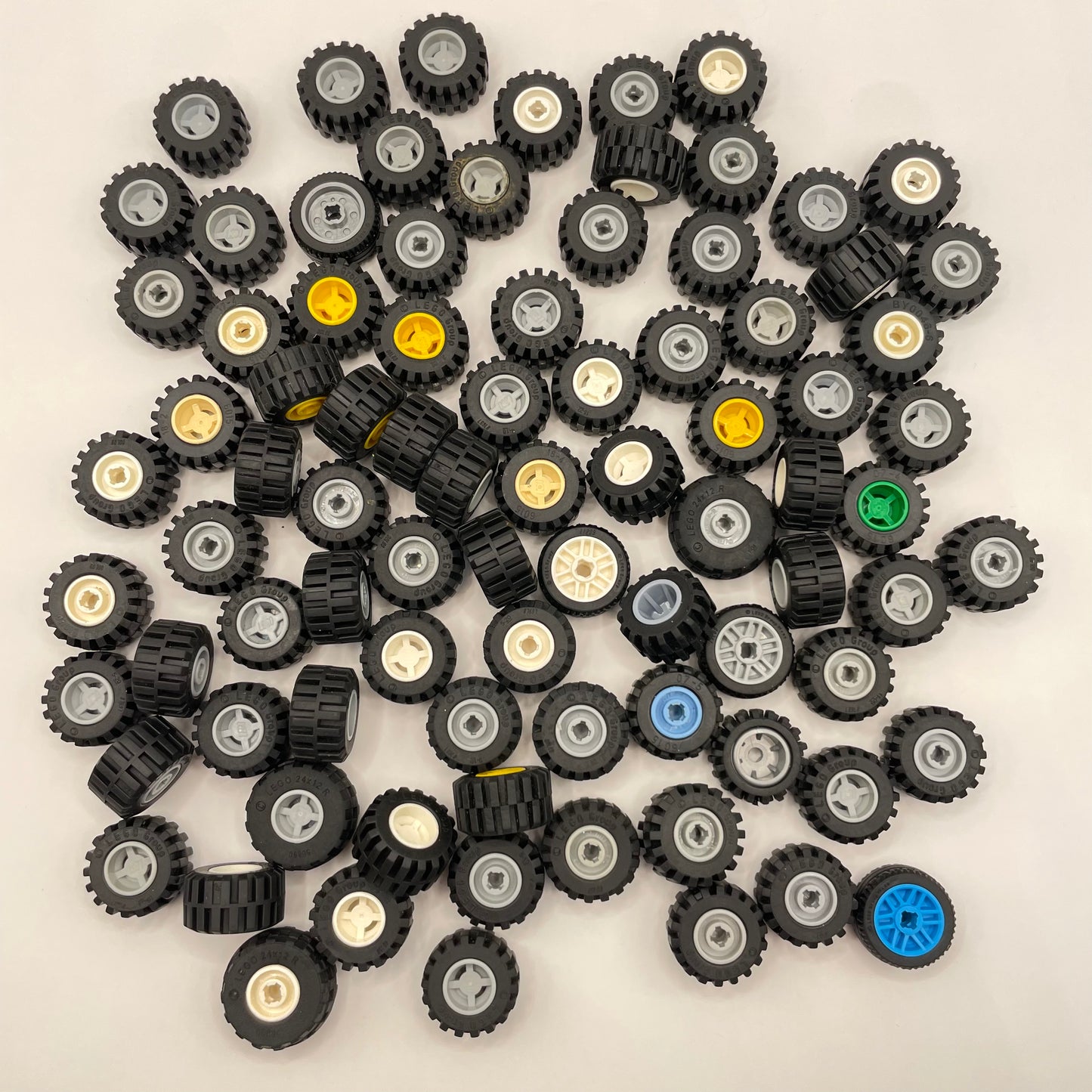 LEGO Mixed Wheels, Medium, Approx. 220g