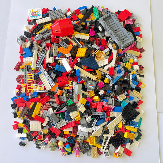 LEGO Deluxe Fun Pack, Mixed Bag, Approx. 1.5kg includes 6 Minifigures/Minidolls