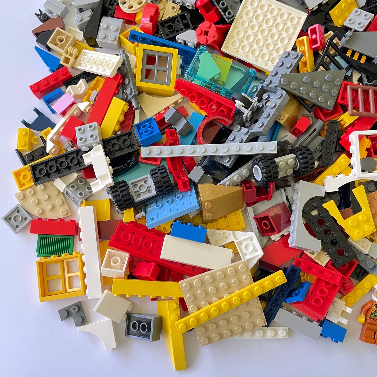 LEGO Fun Pack, Mixed Bag, Approx. 750g includes 6 Minifigures/Minidolls