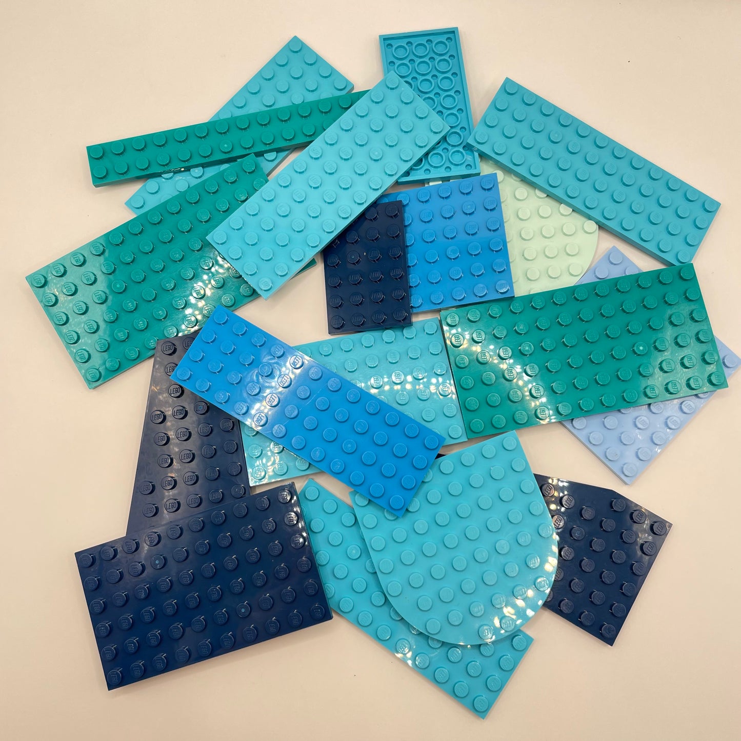 LEGO Medium Plates, Mixed Blue, Approx. 120g