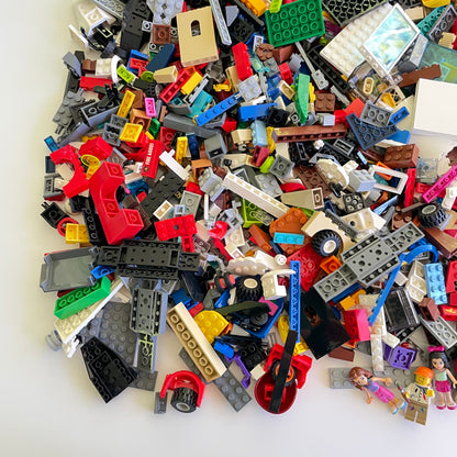 LEGO Deluxe Fun Pack, Mixed Bag, Approx. 1.5kg includes 6 Minifigures/Minidolls