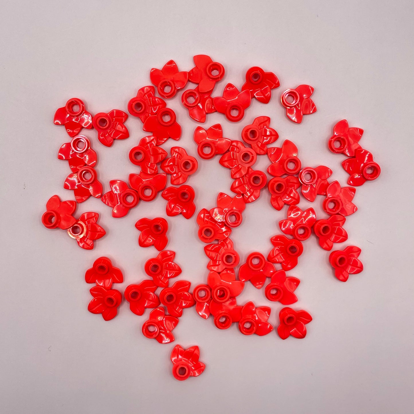 LEGO Coral, Plant Plate, Round 1 x 1 with 3 Leaves, 50 Pieces (32607)