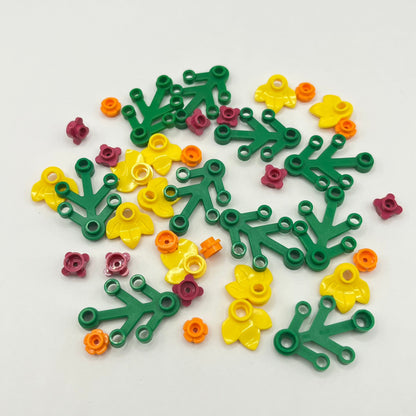 LEGO Mini Christmas Wreath Bundle, Green with Yellow Plant Plate, Orange and Pink Flowers, 39 Pieces