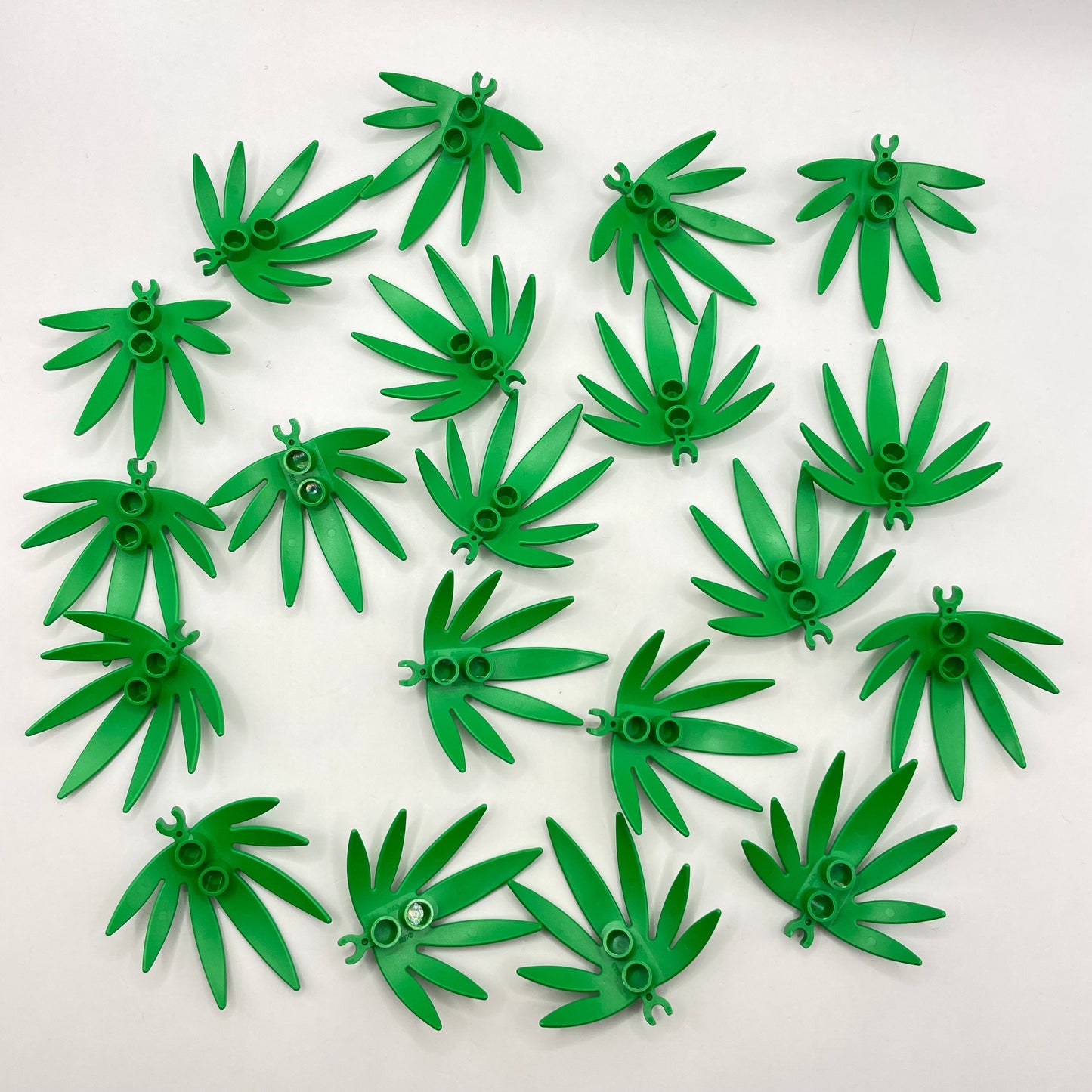 LEGO Plant Swordleaf, Bright Green, 20 Pieces (42949)