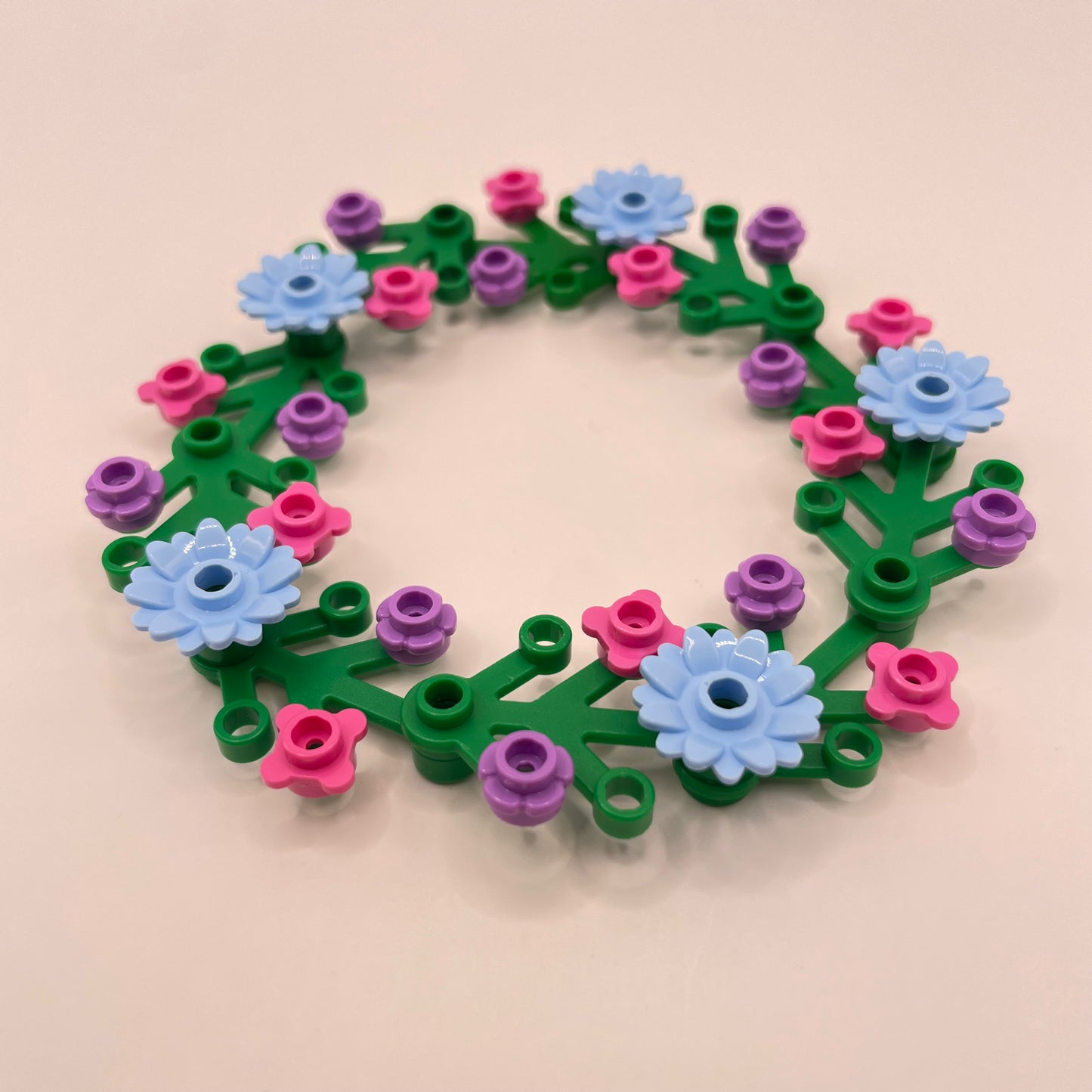 LEGO Mini Christmas Wreath Bundle, Blue Sunflower with Purple and Pink Flowers, 39 Pieces