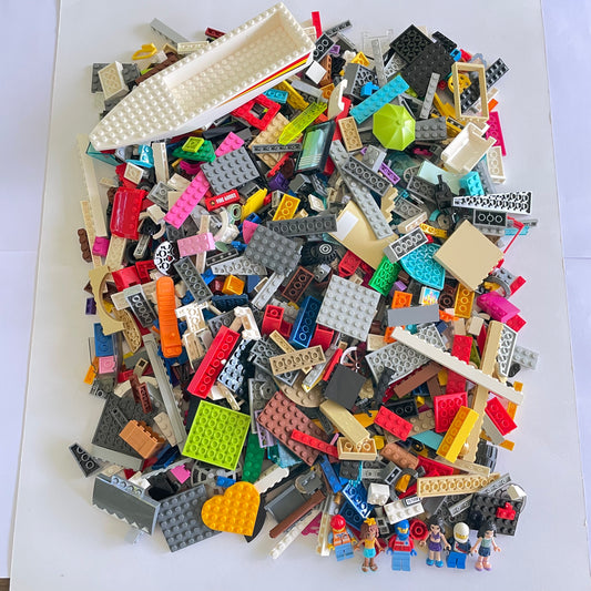LEGO Deluxe Fun Pack, Mixed Bag, Approx. 1.5kg includes 6 Minifigures/Minidolls