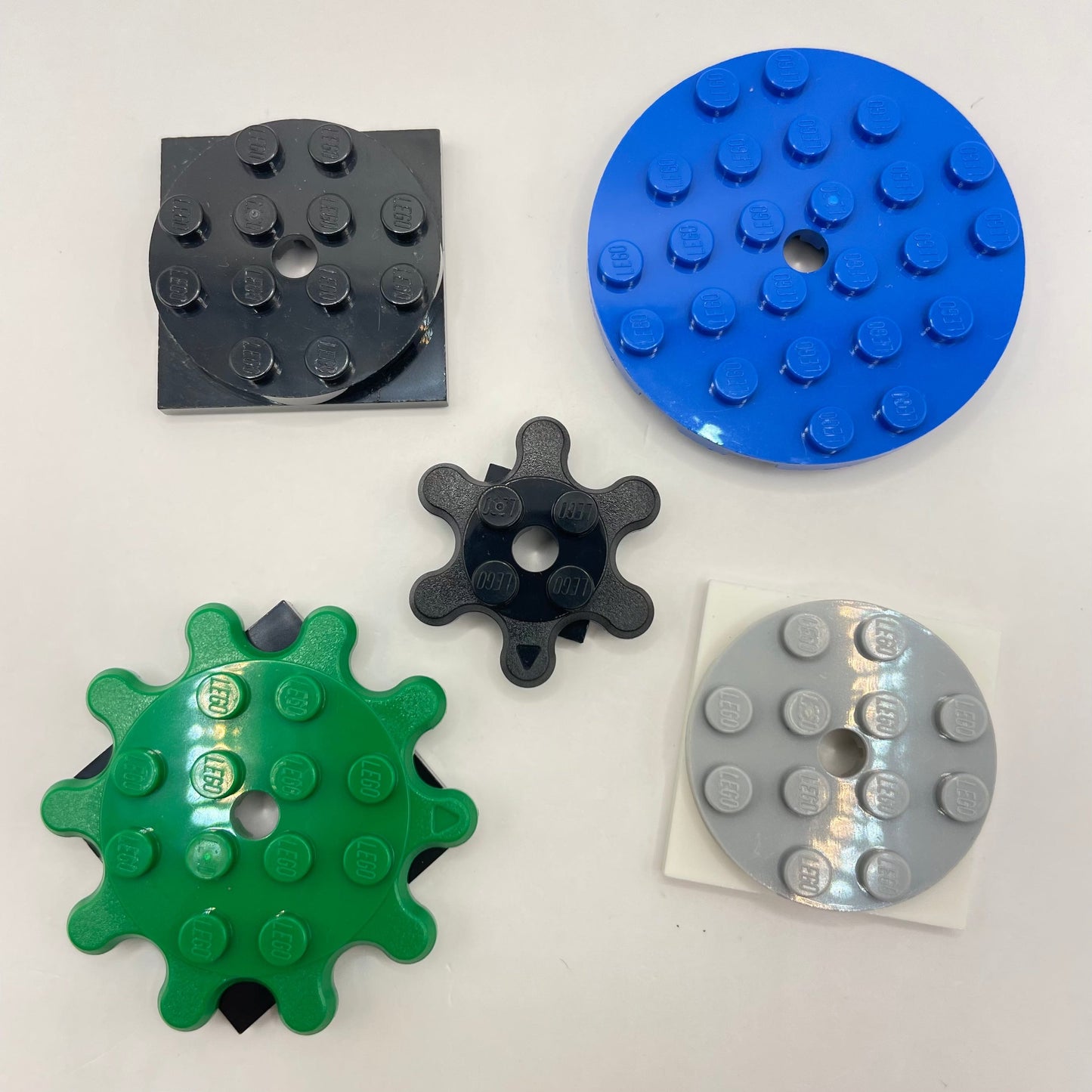 LEGO Plate Turntables, Mixed Colours, 5 pieces