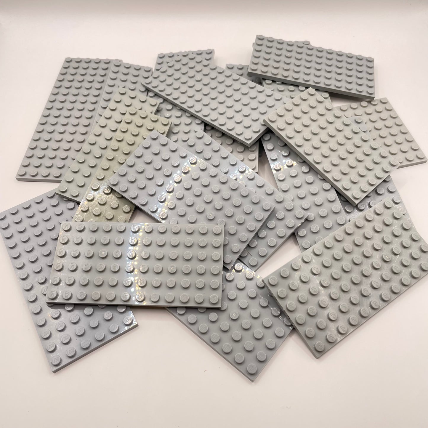 LEGO Medium Plates, Mixed Light Grey, Approx. 190g