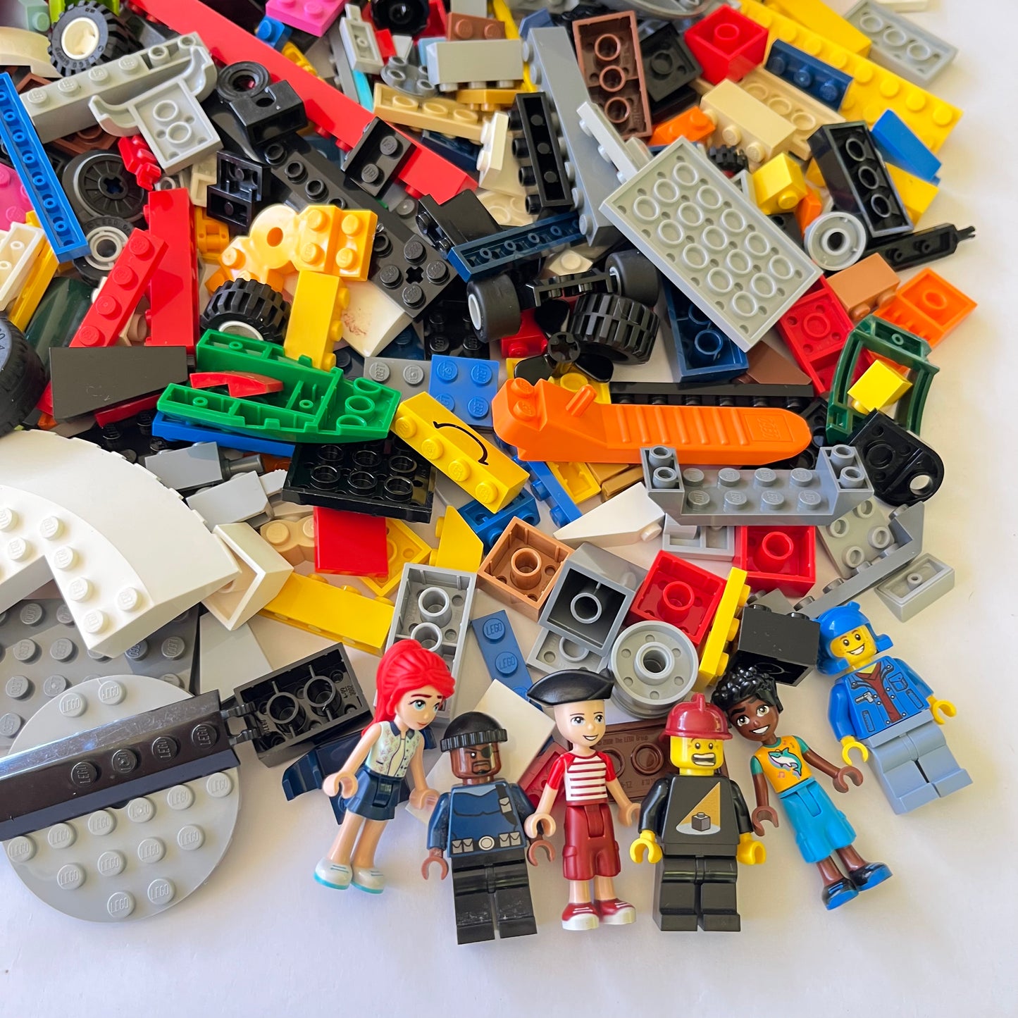 LEGO Fun Pack, Mixed Bag, Approx. 750g includes 6 Minifigures/Minidolls