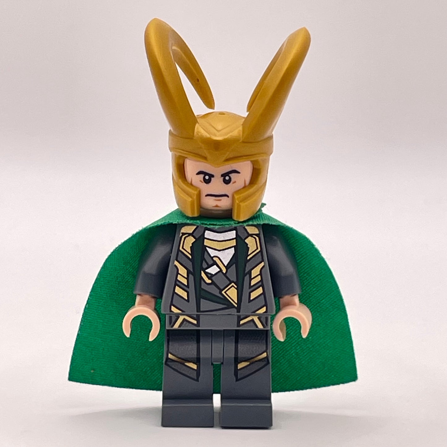LEGO Loki - Starched Cape, Super Heroes, Minifigure (sh0033a)