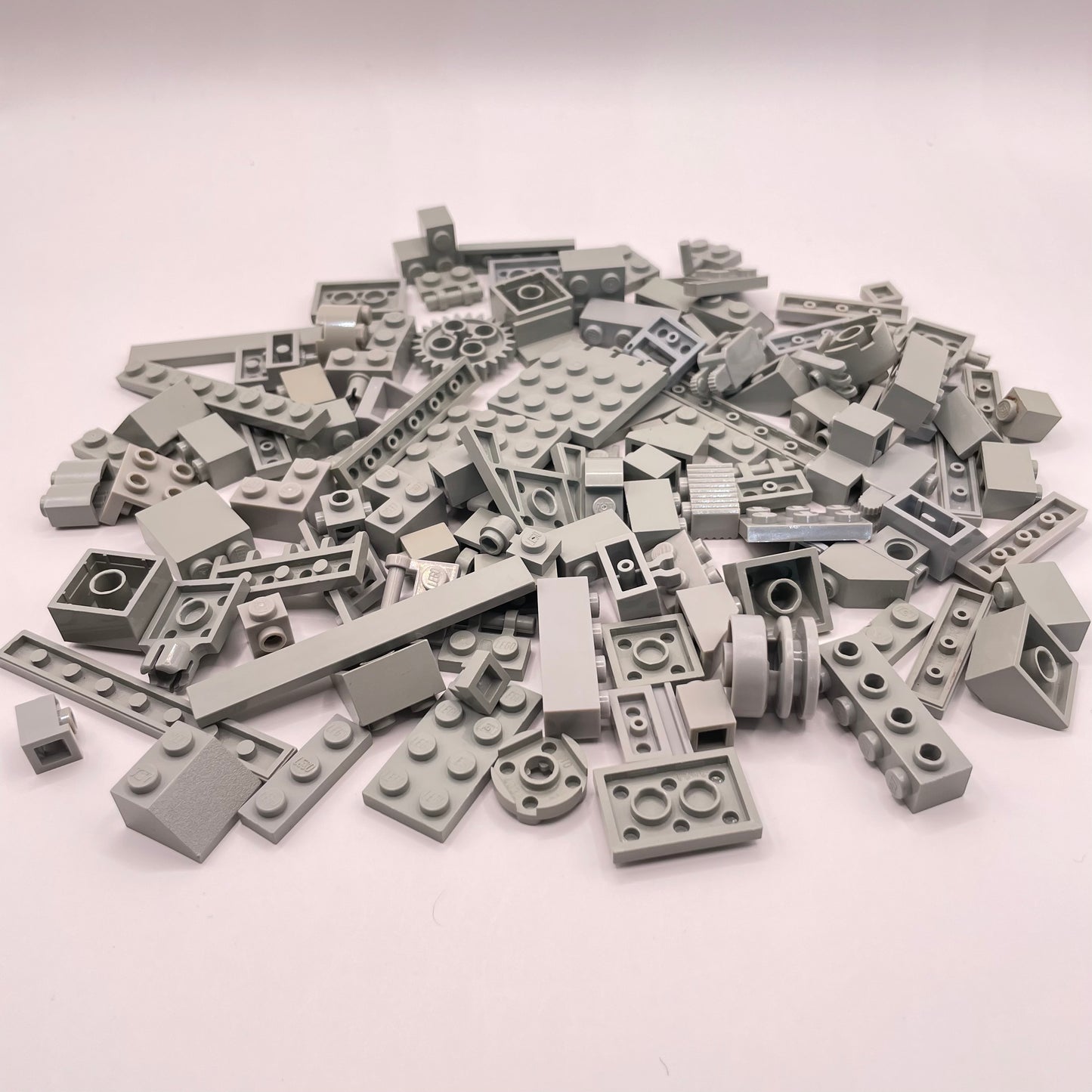 LEGO Mixed Pieces, Light Grey, Approx. 90g (mostly Old Light Grey)