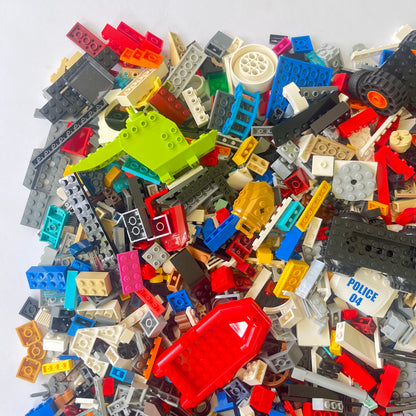 LEGO Deluxe Fun Pack, Mixed Bag, Approx. 1.5kg includes 6 Minifigures/Minidolls