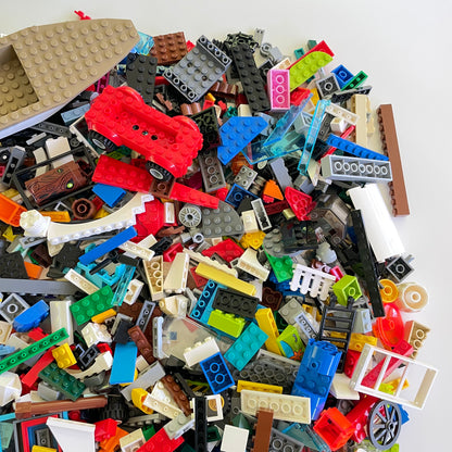 LEGO Deluxe Fun Pack, Mixed Bag, Approx. 1.5kg includes 6 Minifigures/Minidolls
