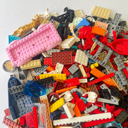 LEGO Deluxe Fun Pack, Mixed Bag, Approx. 1.5kg includes 6 Minifigures/Minidolls