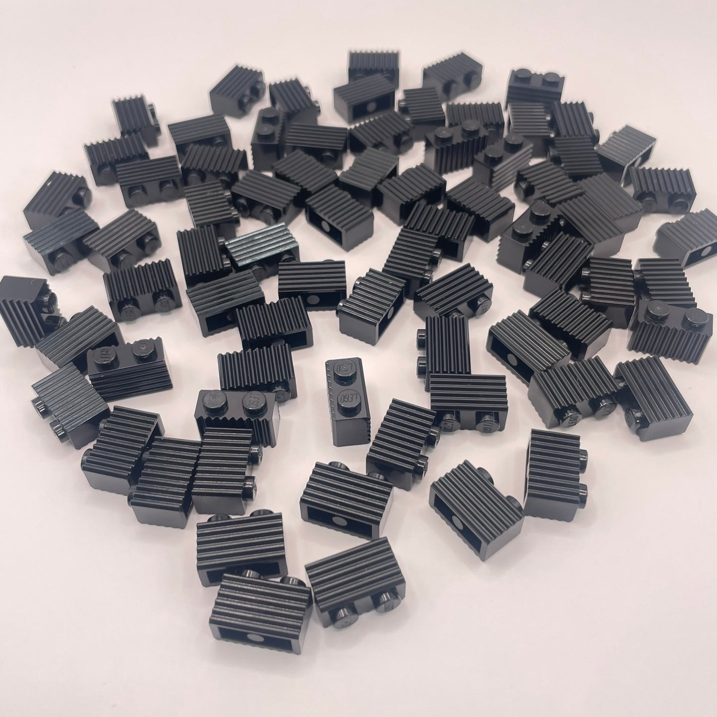 LEGO Grille/Fluted Textured Bricks, Black, 75 Pieces (2877)