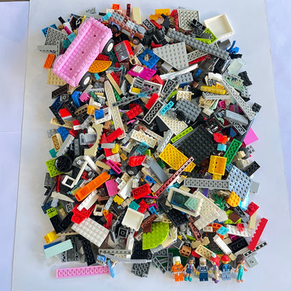 LEGO Deluxe Fun Pack, Mixed Bag, Approx. 1.5kg includes 6 Minifigures/Minidolls