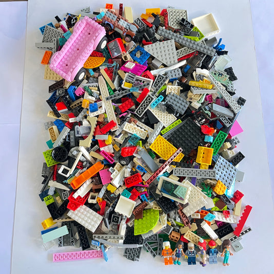 LEGO Deluxe Fun Pack, Mixed Bag, Approx. 1.5kg includes 6 Minifigures/Minidolls