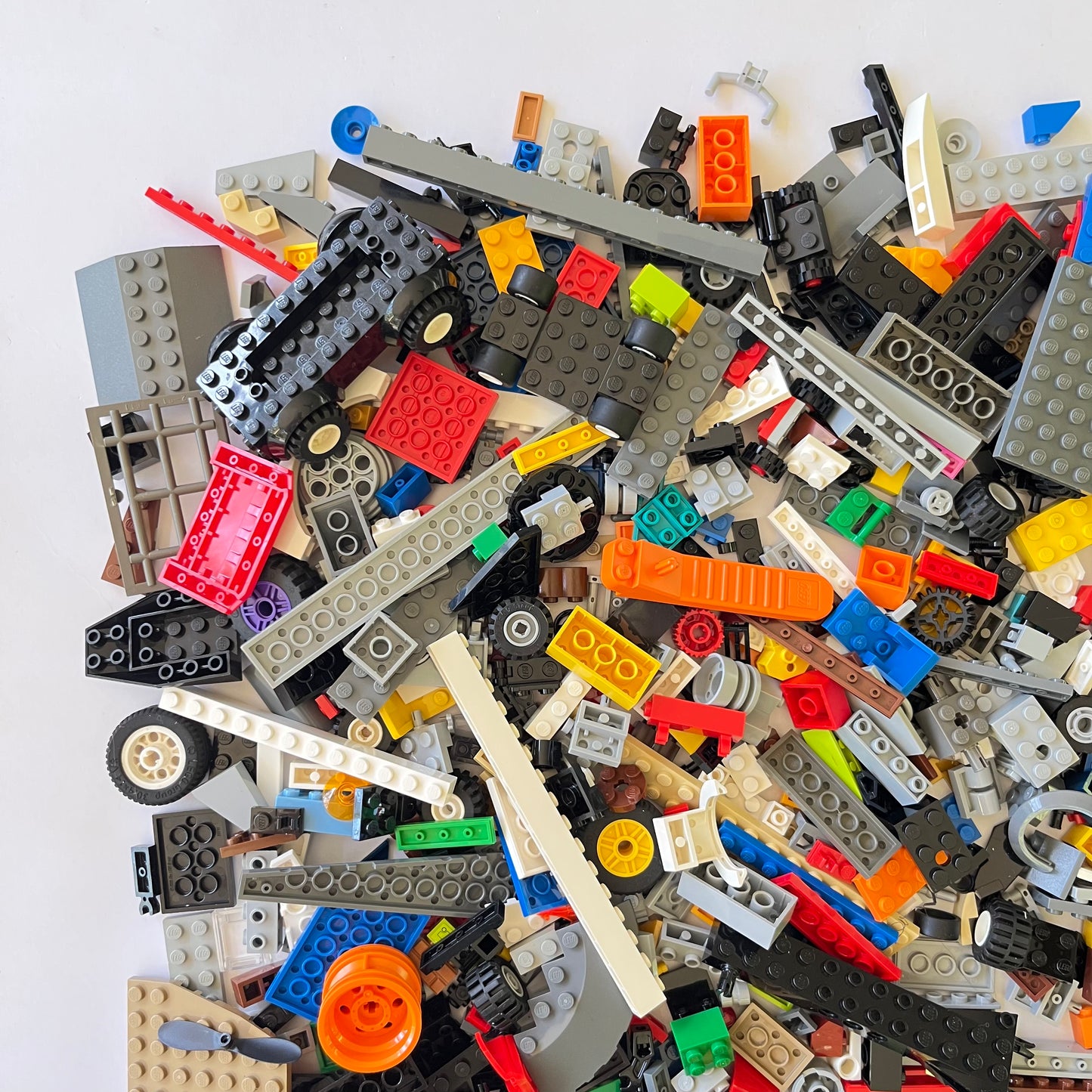 LEGO Fun Pack, Mixed Bag, Approx. 750g includes 6 Minifigures/Minidolls