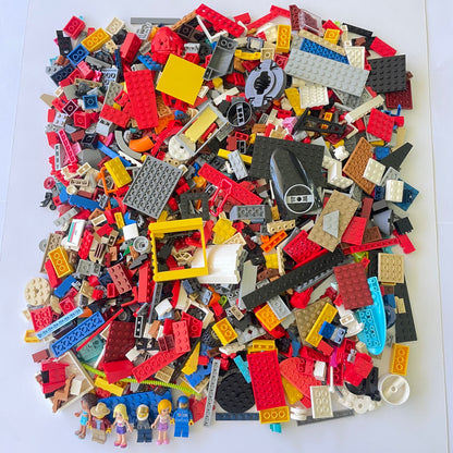 LEGO Deluxe Fun Pack, Mixed Bag, Approx. 1.5kg includes 6 Minifigures/Minidolls