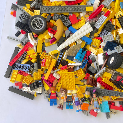 LEGO Deluxe Fun Pack, Mixed Bag, Approx. 1.5kg includes 6 Minifigures/Minidolls