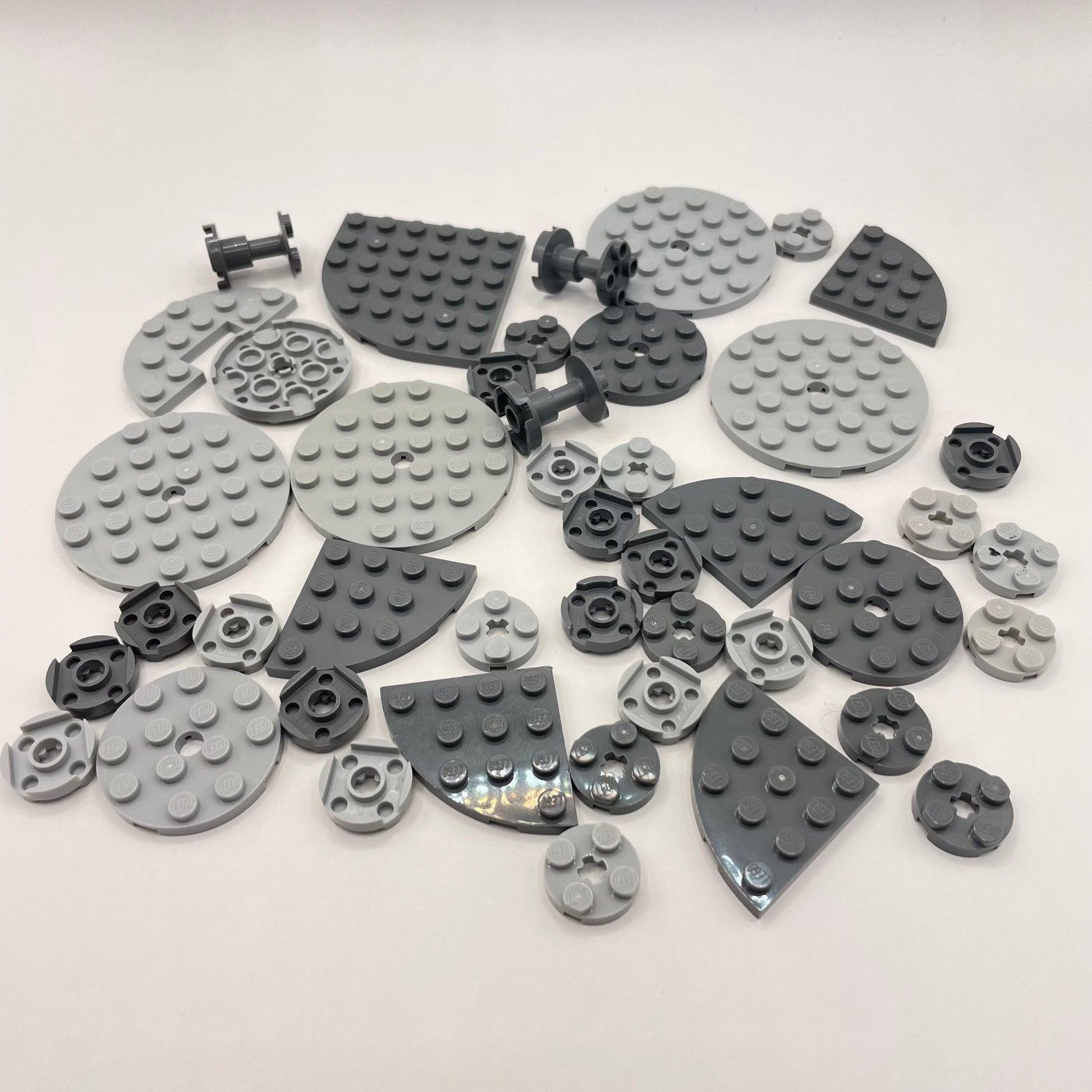LEGO Round Plates, Mixed Grey, Approx. 45g – Brick Cycle