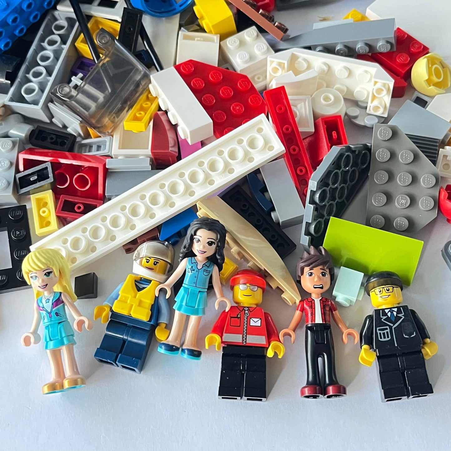 LEGO Fun Pack, Mixed Bag, Approx. 750g includes 6 Minifigures/Minidolls