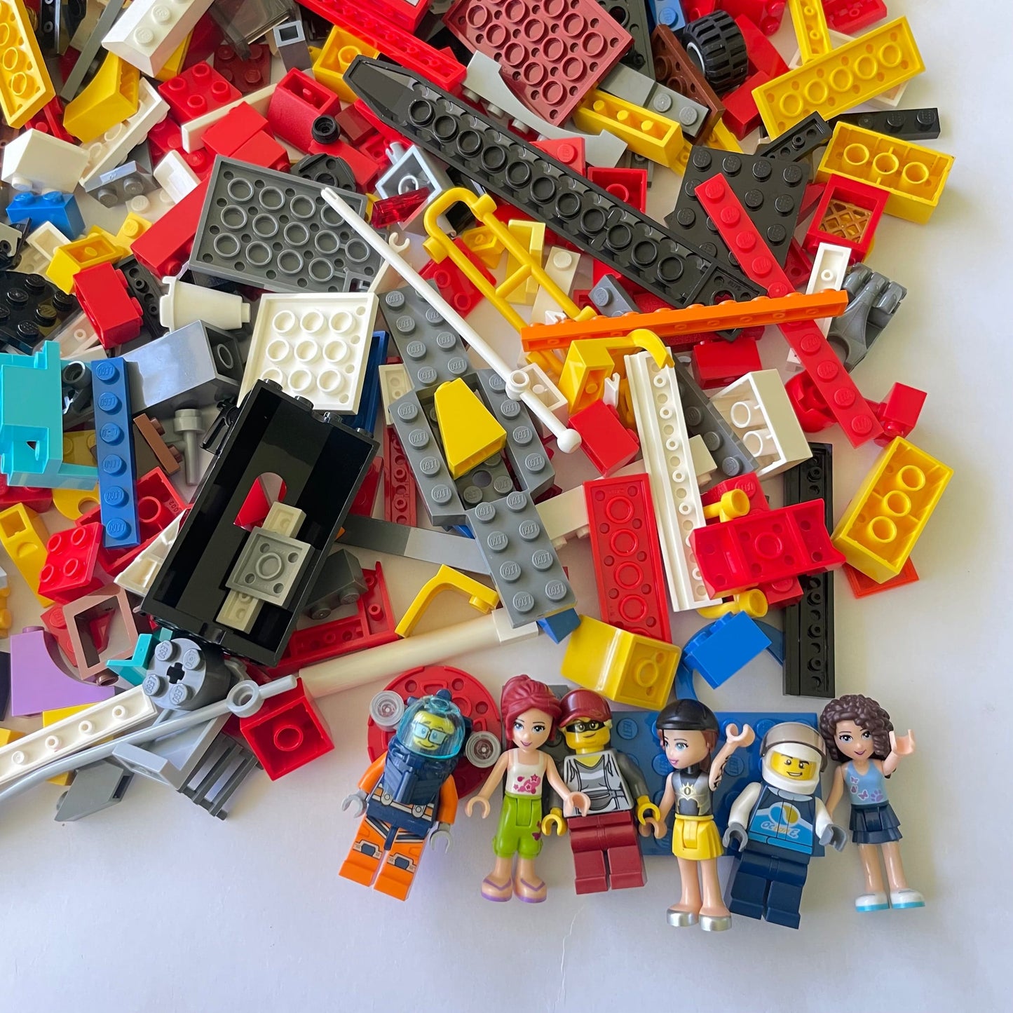 LEGO Fun Pack, Mixed Bag, Approx. 750g includes 6 Minifigures/Minidolls