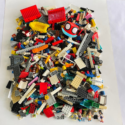 LEGO Deluxe Fun Pack, Mixed Bag, Approx. 1.5kg includes 6 Minifigures/Minidolls
