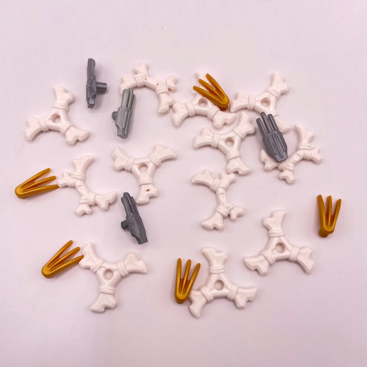 LEGO Claws, Bones, Gear, Animal, Tools, 20 Pieces