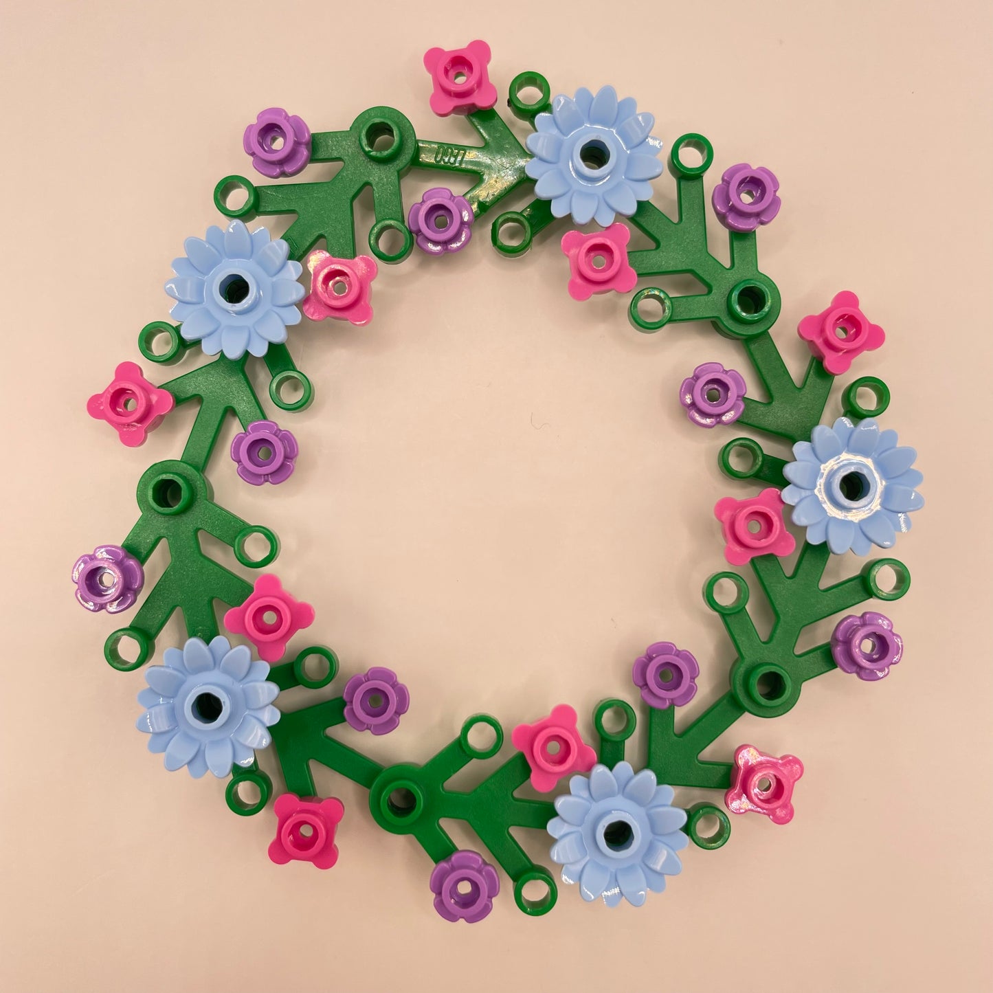 LEGO Mini Christmas Wreath Bundle, Blue Sunflower with Purple and Pink Flowers, 39 Pieces