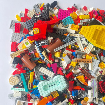 LEGO Deluxe Fun Pack, Mixed Bag, Approx. 1.5kg includes 6 Minifigures/Minidolls