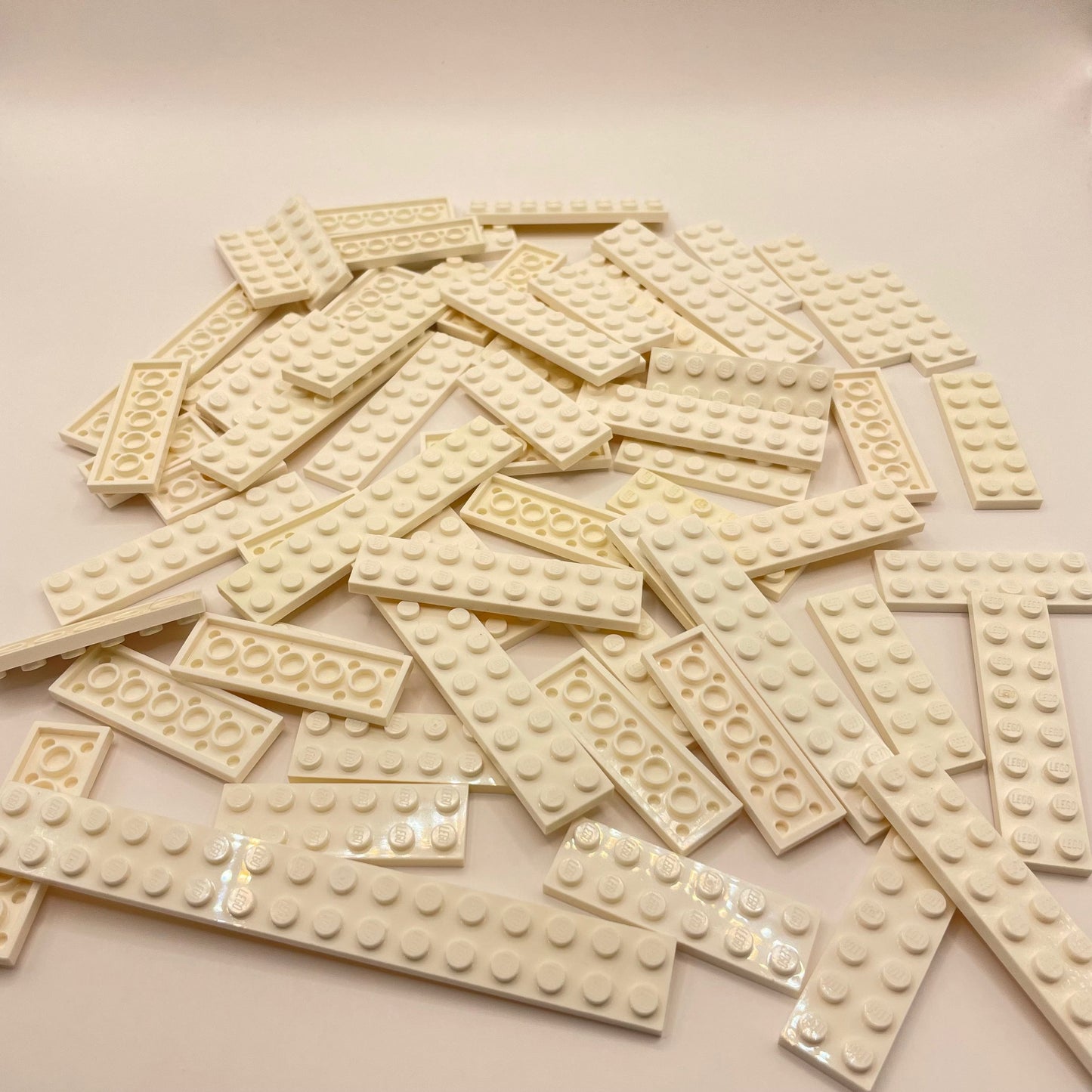 LEGO Plates 2x wide, White, Approx. 125g
