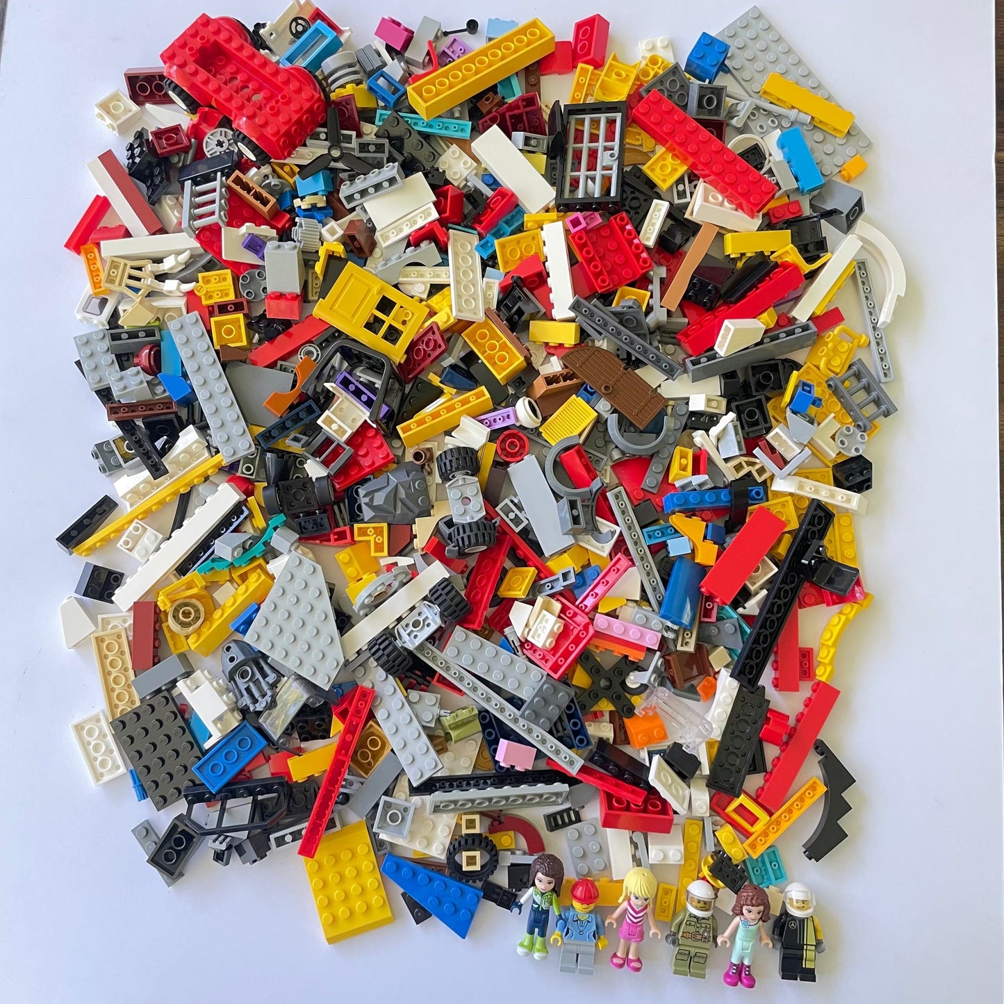 LEGO Fun Pack, Mixed Bag, Approx. 750g includes 6 Minifigures/Minidolls