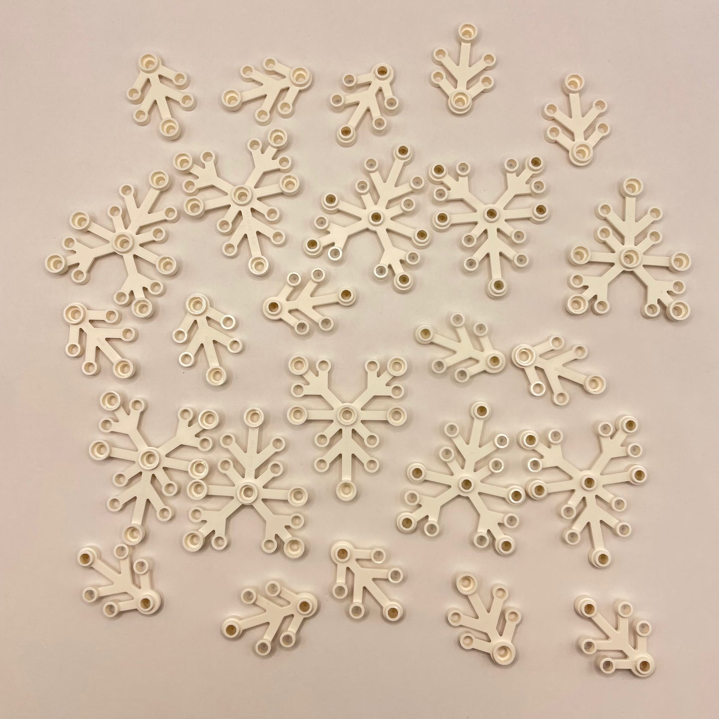 LEGO Plant Leaves, 10 Pieces at 6x5 and 15 Pieces at 4x3, White, Winter Village, Christmas