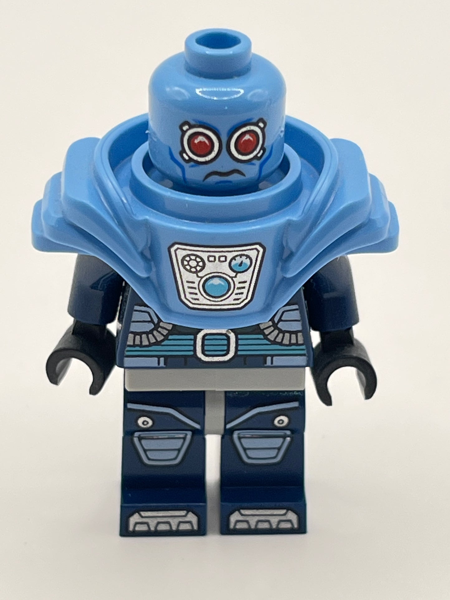 LEGO Mr. Freeze, Super Heroes, Minifigure (sh0319) - missing helmet