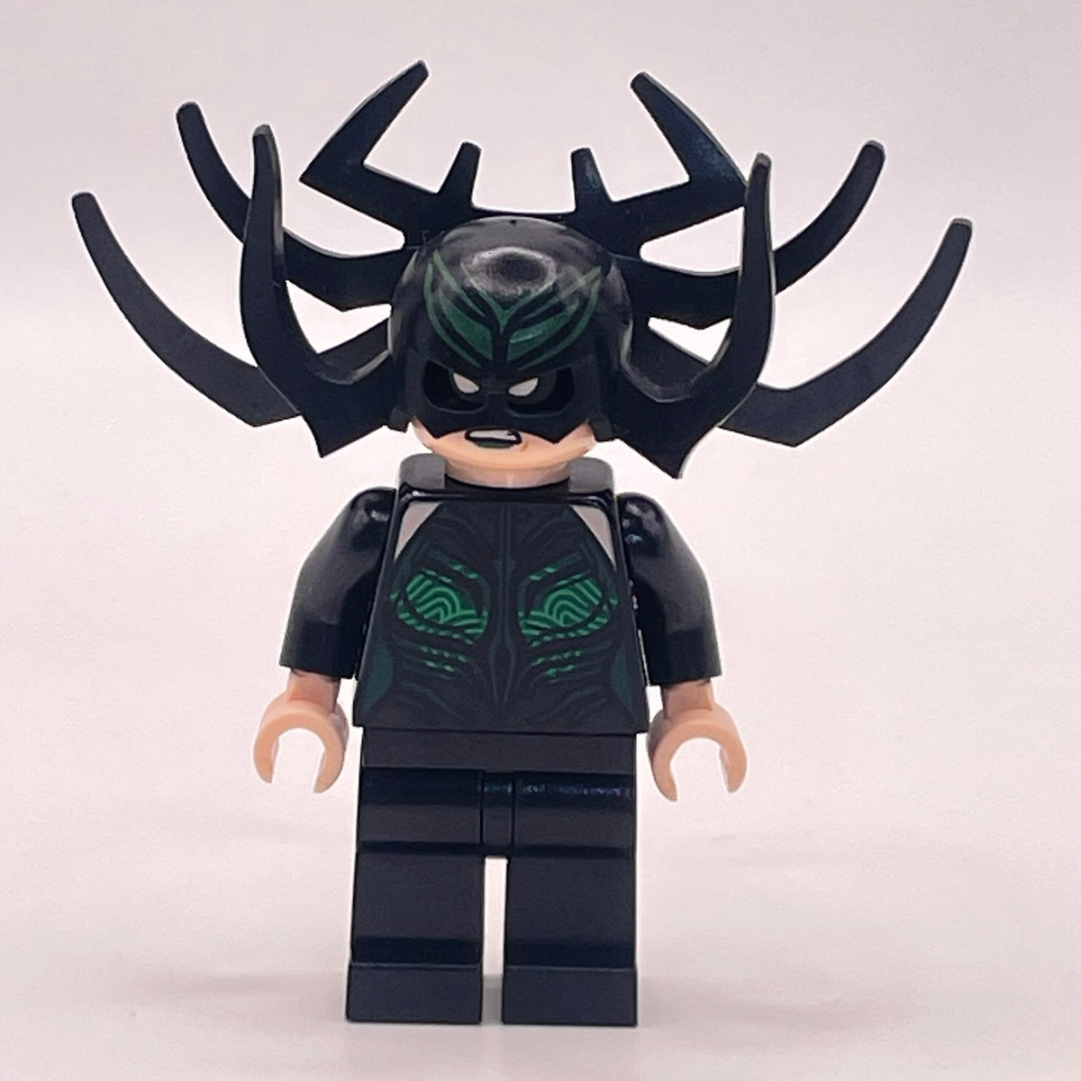 LEGO Hela, Super Heroes, Minifigures, (sh0406) no cape